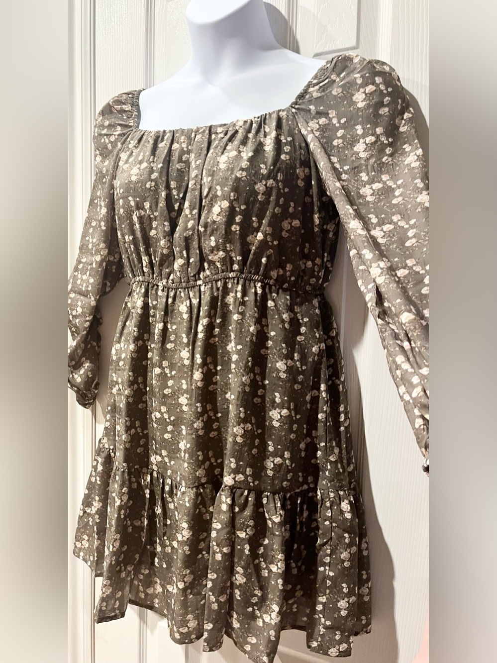 And Now This Trendy Plus Size
Peasant Mini Dress - 1X - Oregano- NWT -$54 Retail